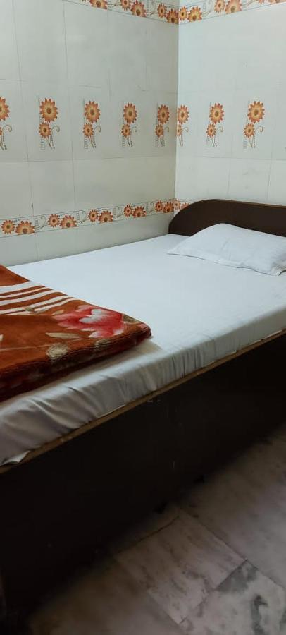 Mj Chawla Homestay Double Bed Attached Bathroom Room アムリトサル エクステリア 写真