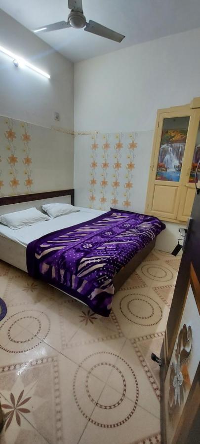 Mj Chawla Homestay Double Bed Attached Bathroom Room アムリトサル エクステリア 写真