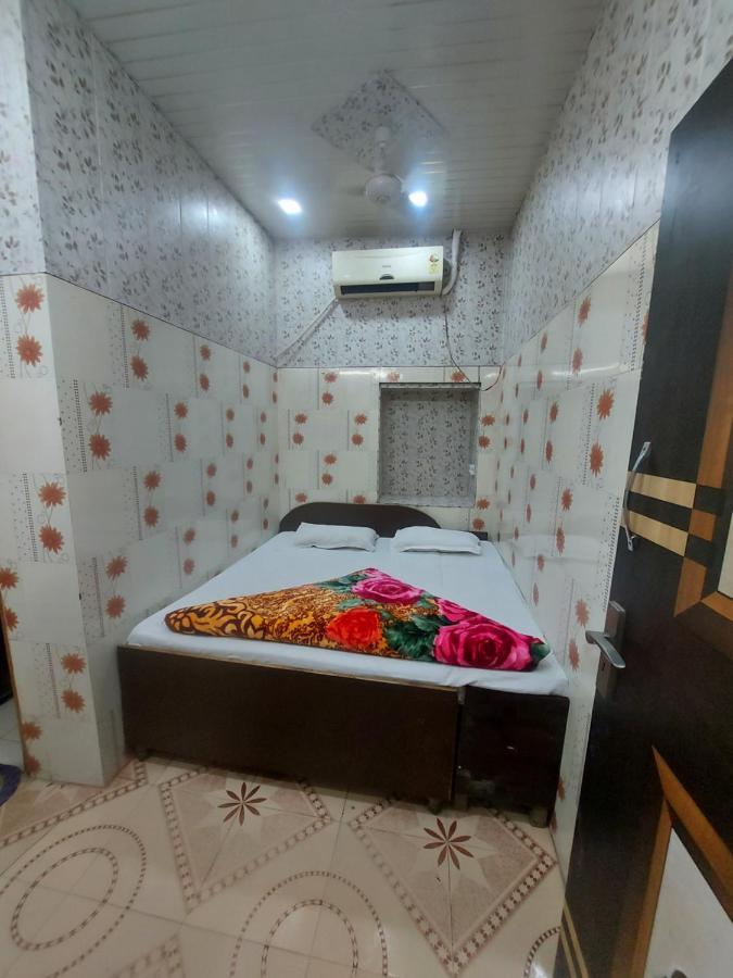 Mj Chawla Homestay Double Bed Attached Bathroom Room アムリトサル エクステリア 写真