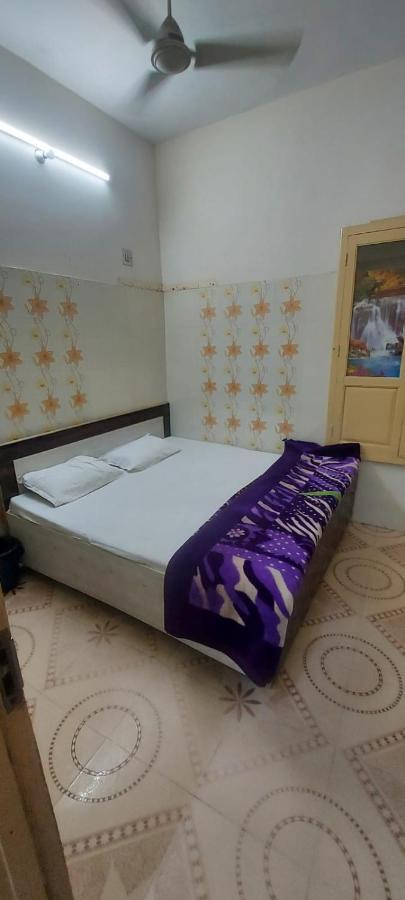 Mj Chawla Homestay Double Bed Attached Bathroom Room アムリトサル エクステリア 写真