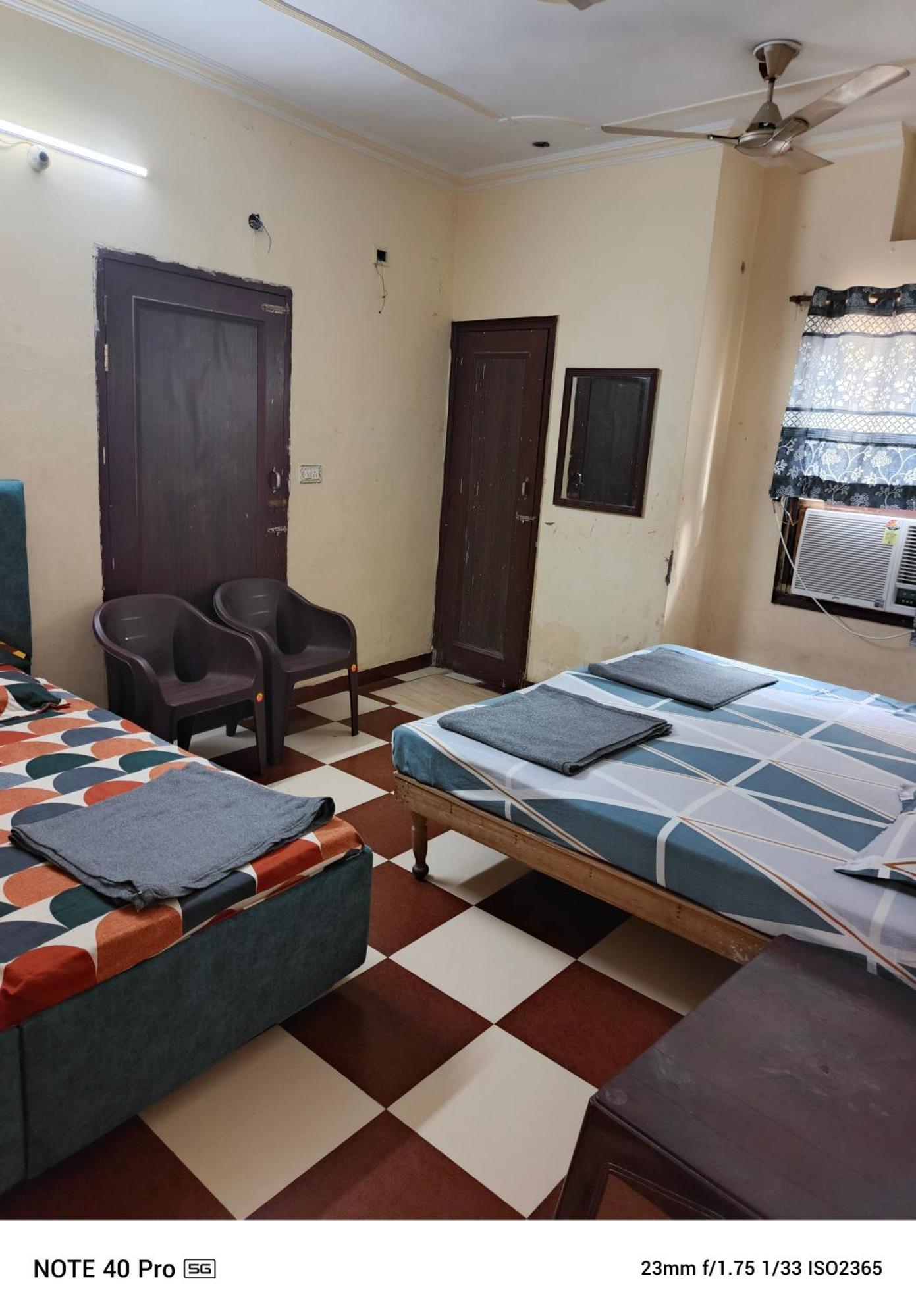 Mj Chawla Homestay Double Bed Attached Bathroom Room アムリトサル エクステリア 写真